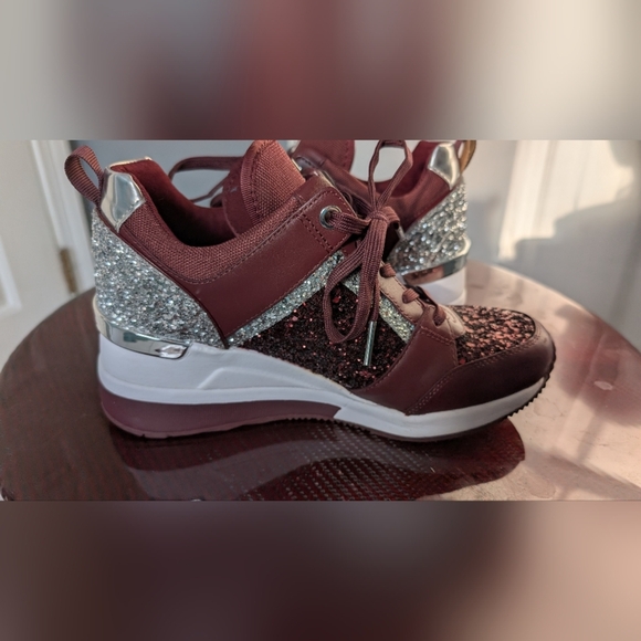 EUC Michael Kors Georgie Glitter and Faux Leather Trainer Size 7 - Picture 6 of 8